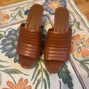 Beklina ribbed clog open toe